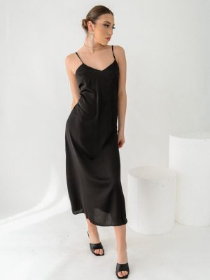 Glamorous Φόρεμα Με Σκίσιμο Midi Μαύρο – Simple Elegance