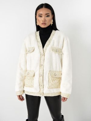 Jacket Γούνινο Με Χρυσές Λεπτομέρειες Λευκό – Samnia